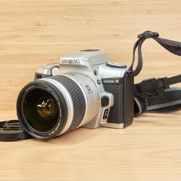 Minolta Maxxum 5 / 35mm SLR Film Camera / Minolta AF 28-80mm f3.5-5.6 D Lens - Picture 1 of 10